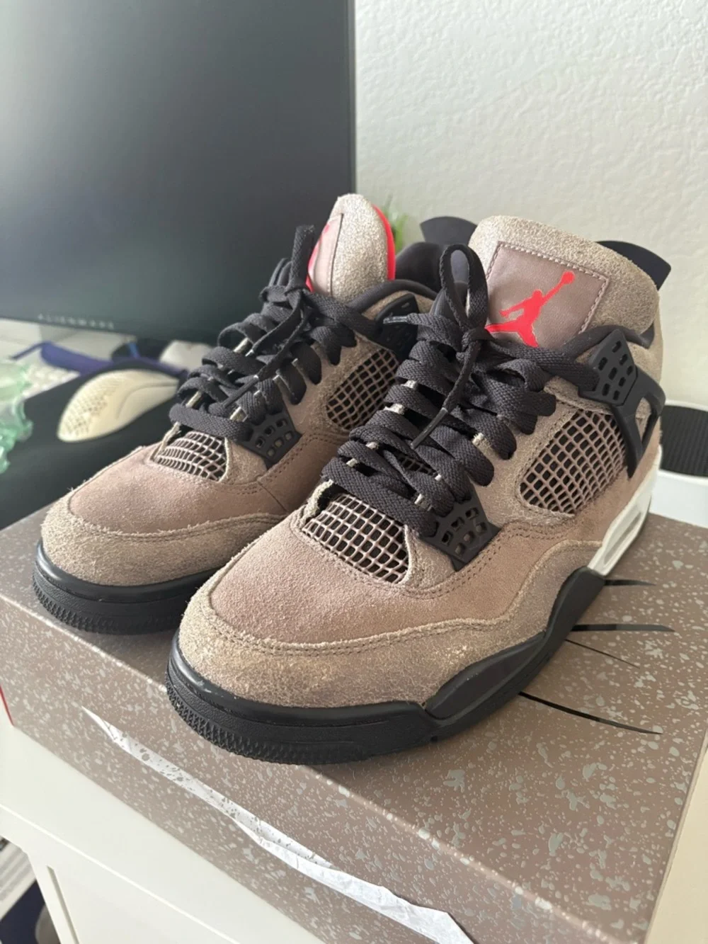 Jordan 4 Retro Taupe Haze